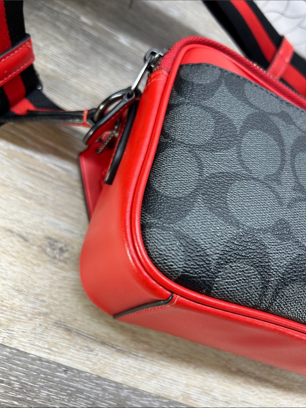 5770 NWOT Coach Black Signature Crossbody with Red Trim 245770 - Picture 10 of 16